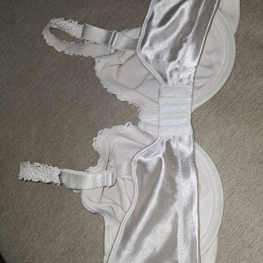 Bra - Picture 2 of 3